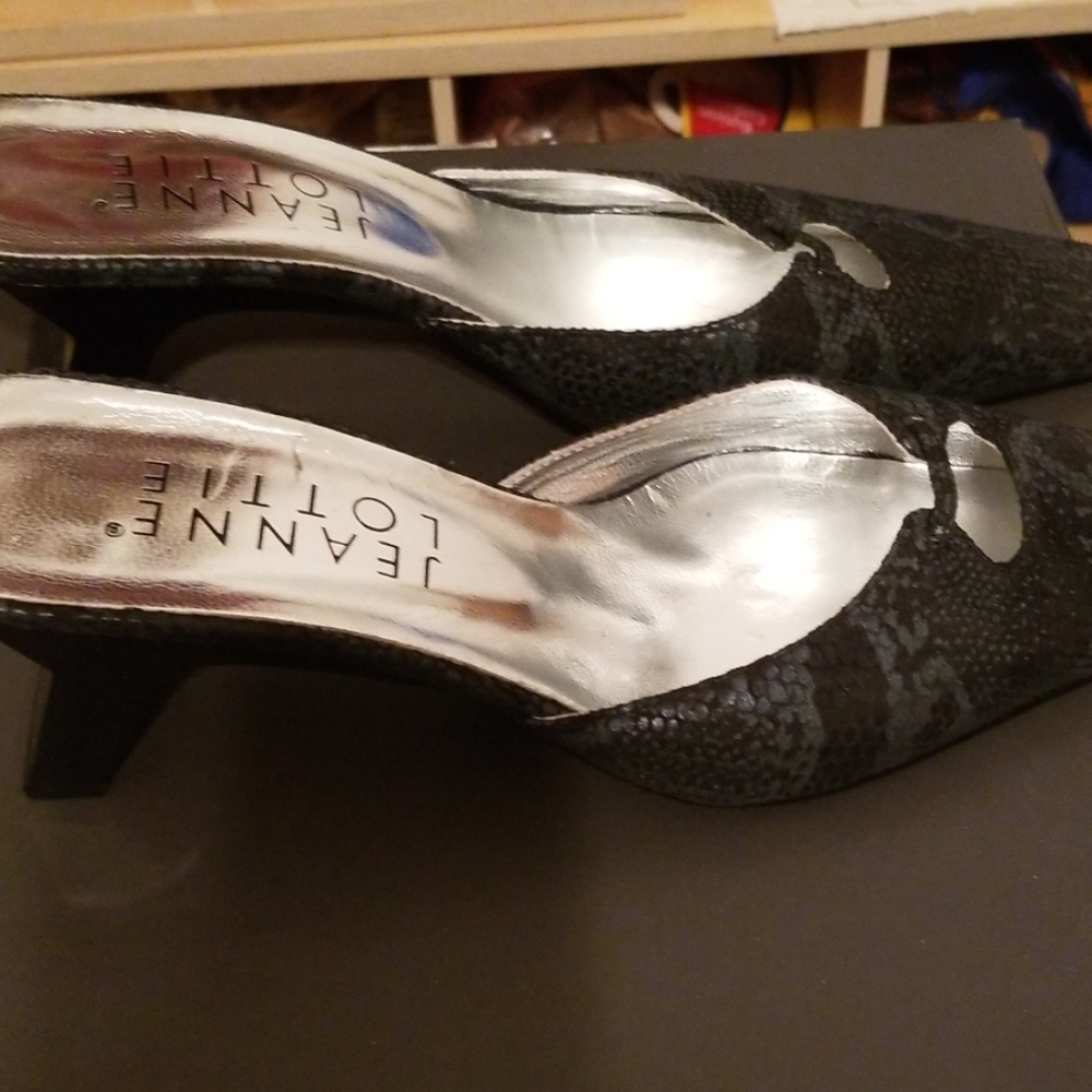 Shoes - Picture 7 of 8